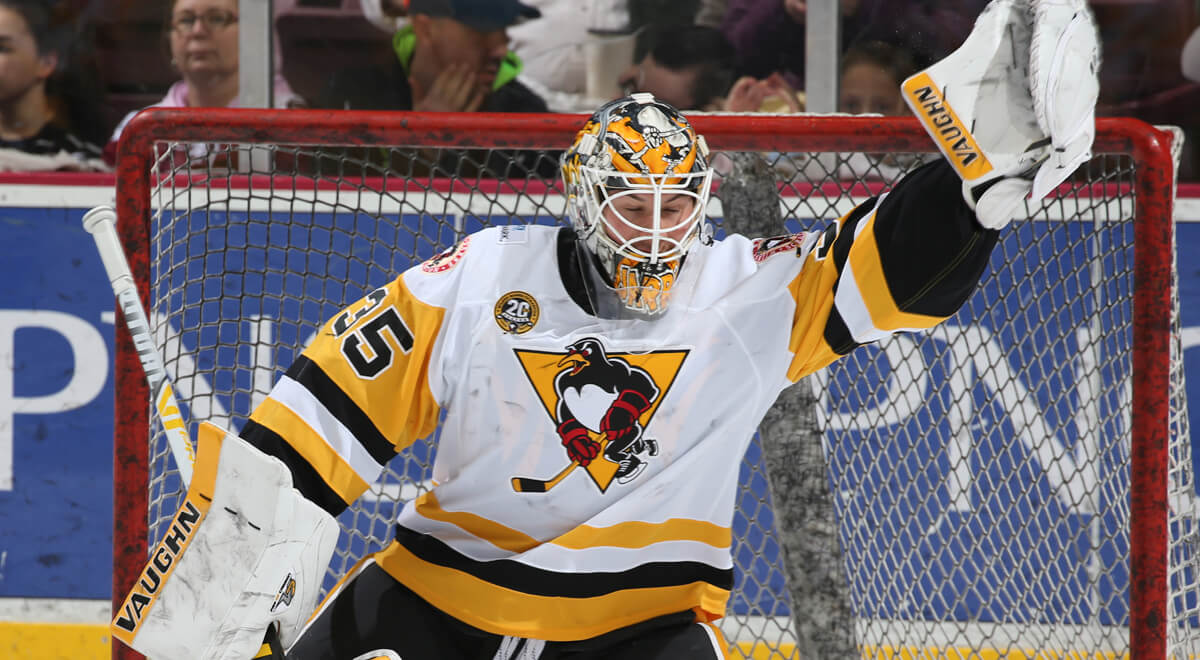 Read more about the article PENGUINS BATTLE BEARS TO SHOOTOUT, LOSE 4-3