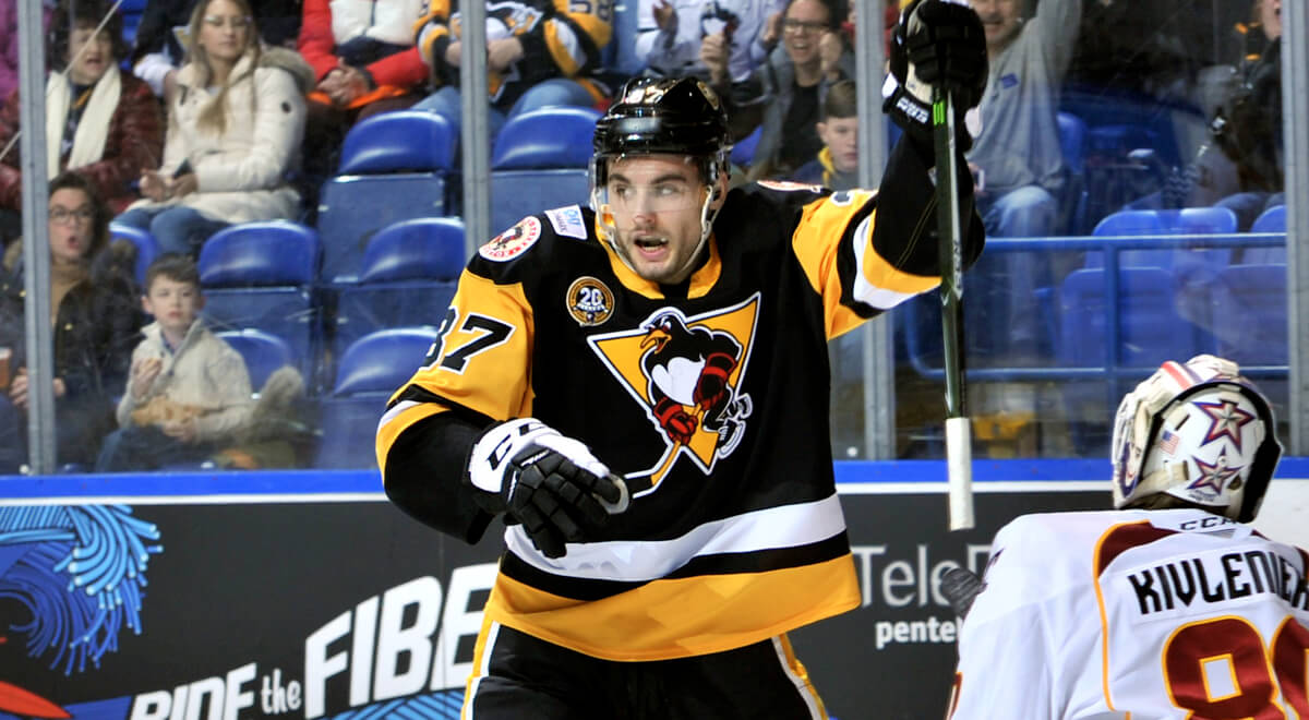 Read more about the article PENGUINS MASH MONSTERS, 7-2