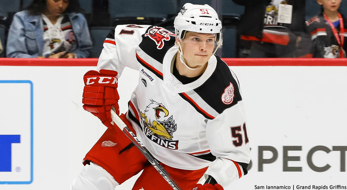 Read more about the article PENGUINS TRADE FOR TREVOR YATES