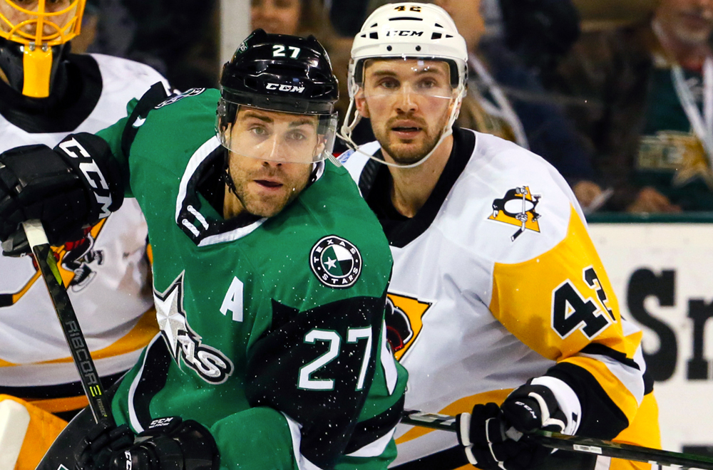 Read more about the article PENGUINS STALLED BY STARS, 5-2