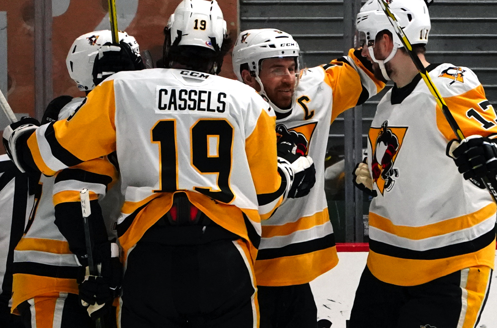 Read more about the article CASSELS, WARSOFSKY ERUPT IN PENGUINS’ 5-4 WIN AT CHARLOTTE