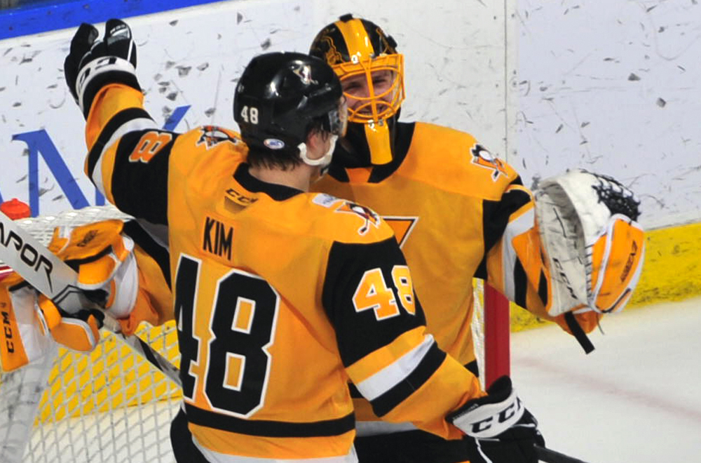 Read more about the article PENGUINS STUN WOLF PACK WITH 3-0 SHUTOUT WIN