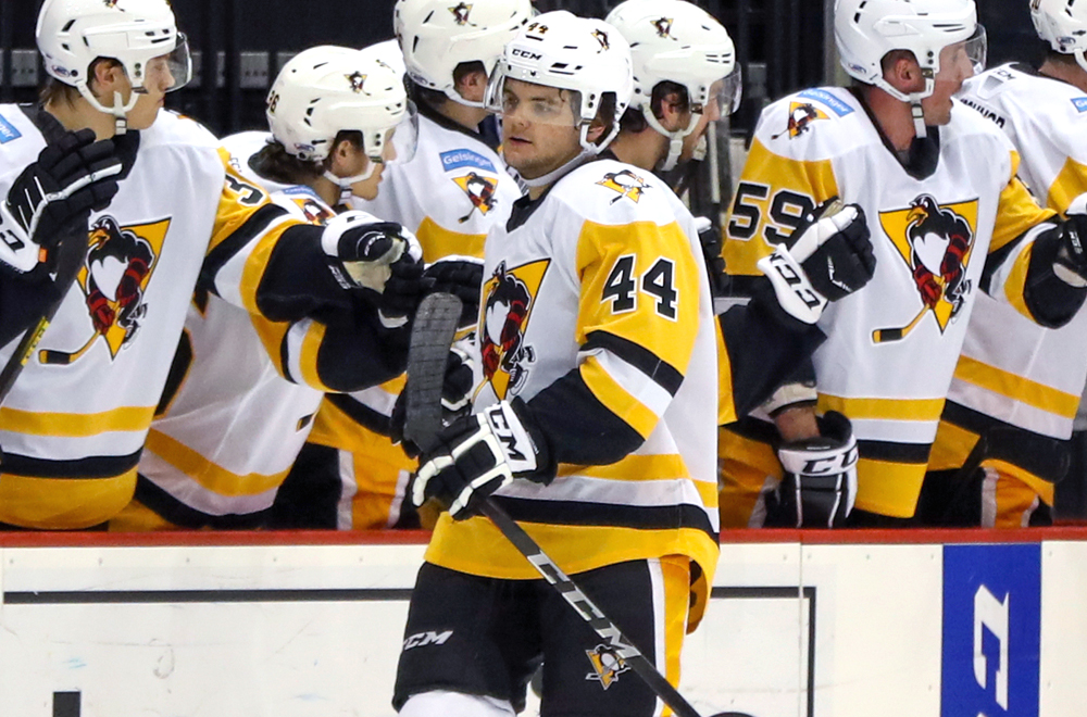 Read more about the article PENGUINS RALLY TO DEFEAT DEVILS, 6-3