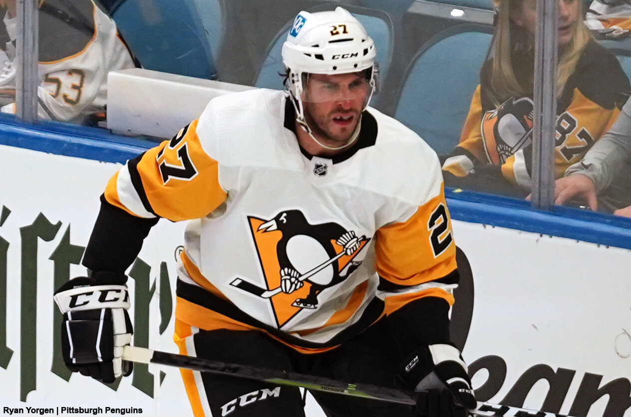 Read more about the article PENGUINS SIGN DEFENSEMAN MATT BARTKOWSKI