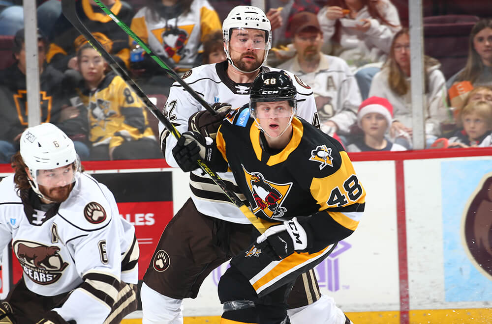 Read more about the article PENGUINS FALL IN SEASON’S FIRST VISIT TO GIANT CENTER