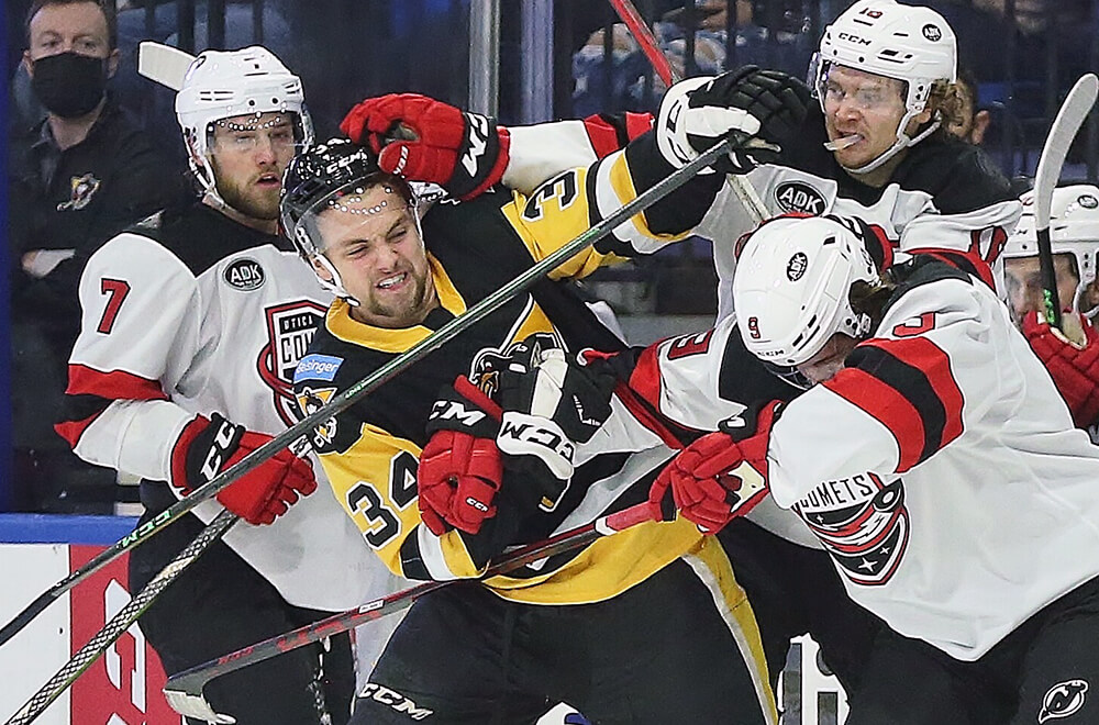 Read more about the article PENGUINS BATTLE BACK, BUT LOSE IN SHOOTOUT TO COMETS, 6-5