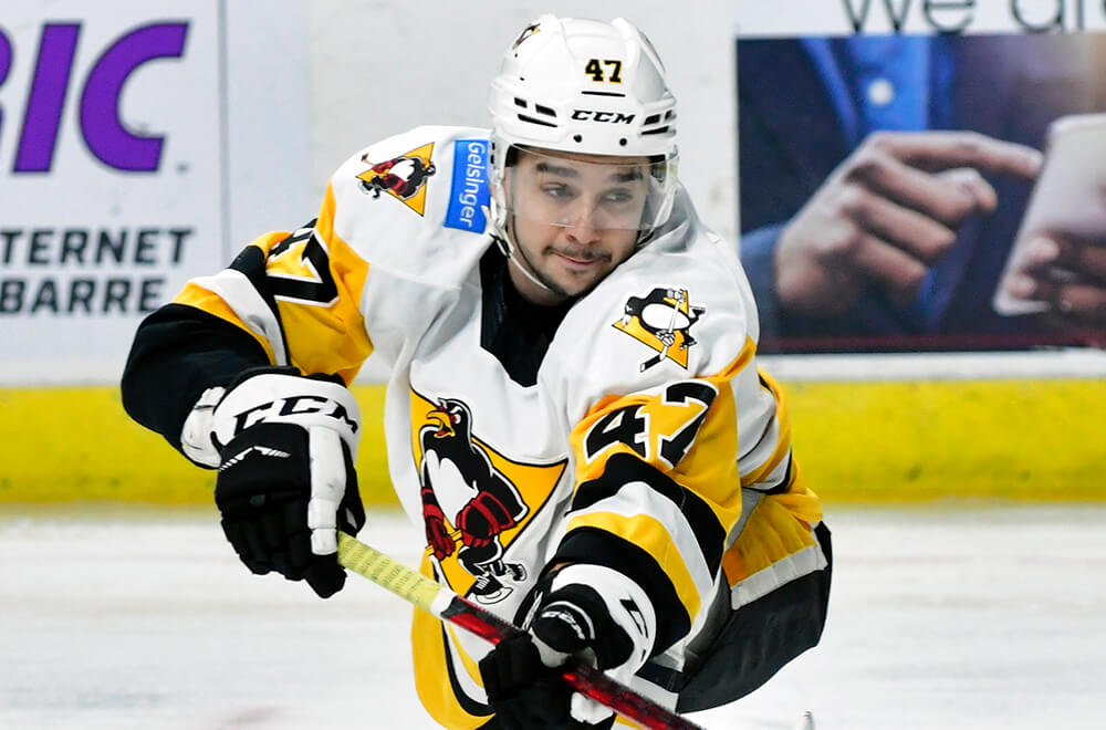 Read more about the article PENGUINS SIGN SAM HOUDE TO ONE-YEAR EXTENSION