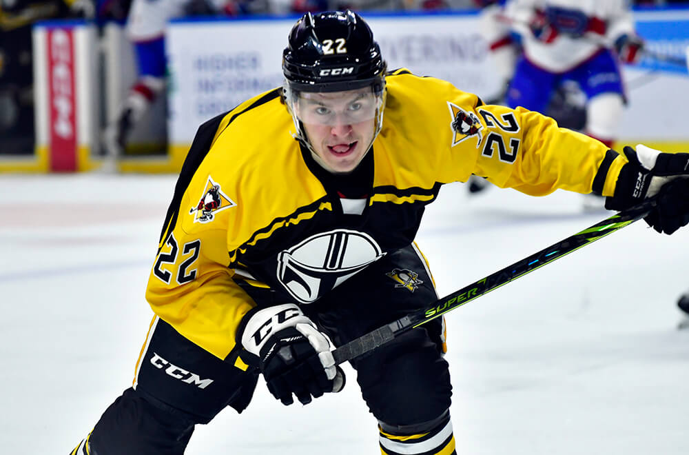 Read more about the article POULIN MENACE: HAT TRICK GRANTS PENS 6-2 WIN ON STAR WARS NIGHT