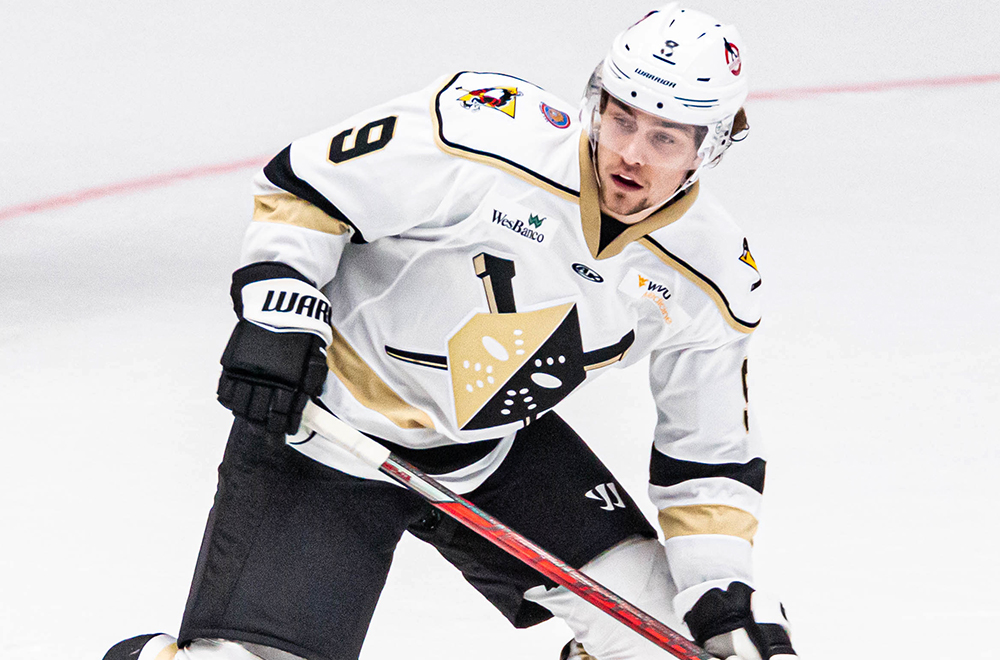 Read more about the article BROOKLYN KALMIKOV RECALLED BY PENGUINS