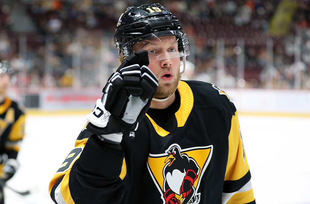 Read more about the article PENGUINS DEMOLISH BEARS WITH DOMINANT, 7-3 VICTORY