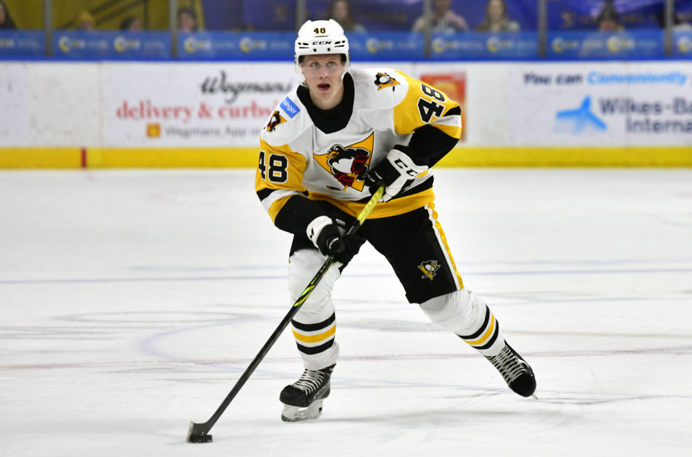 Read more about the article PUUSTINEN SCORES TWICE, PENGUINS FALL TO BRUINS, 4-3