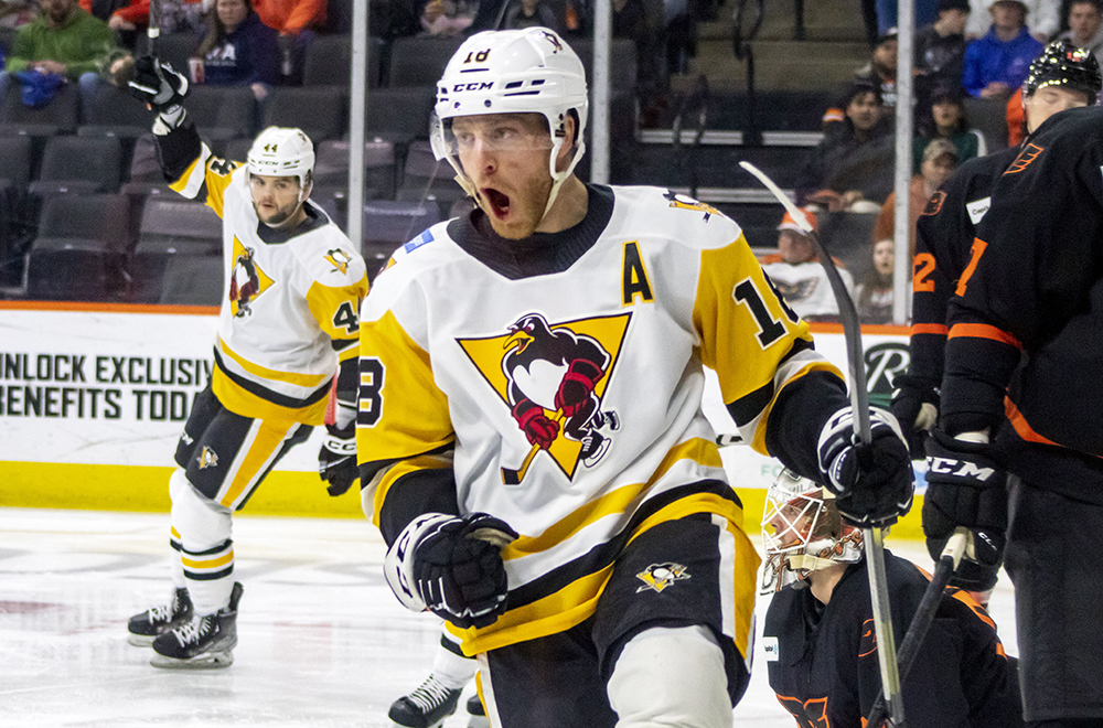 Read more about the article PENGUINS DELIVER BIG, 5-2 WIN OVER PHANTOMS
