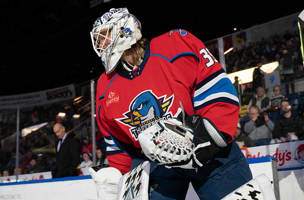 Read more about the article PENGUINS SIGN GOALTENDER GARRET SPARKS