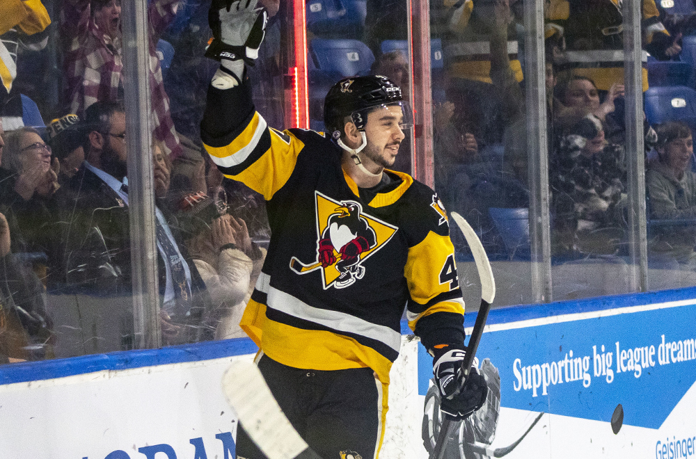Read more about the article PENGUINS RE-SIGN SAM HOUDE FOR 2023-24