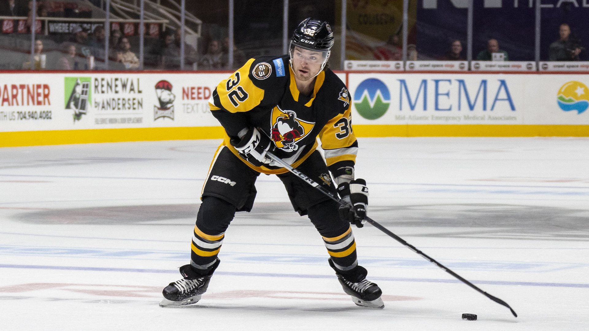 PENGUINS RE-SIGN DEFENSEMAN JUSTIN LEE