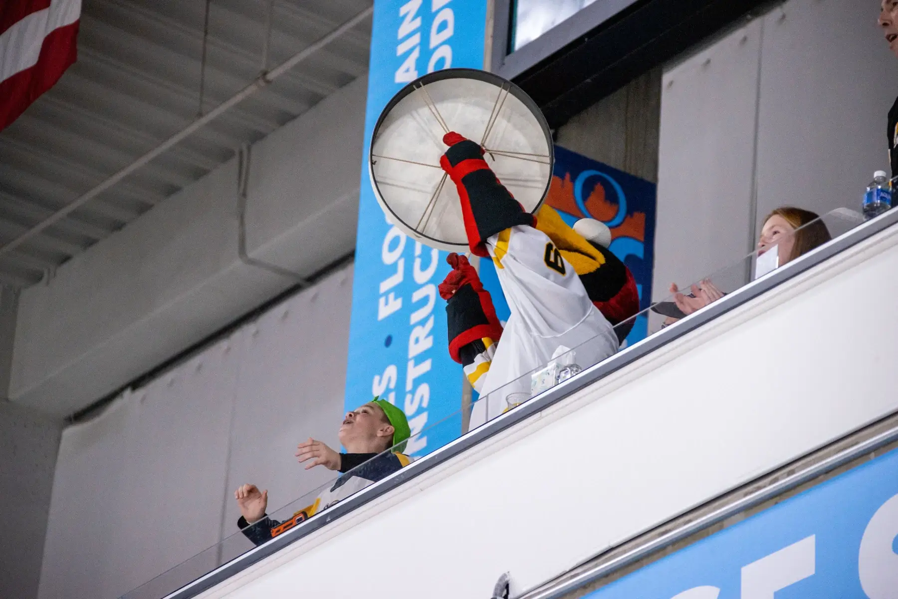 Loge Box WBS Penguins Tux