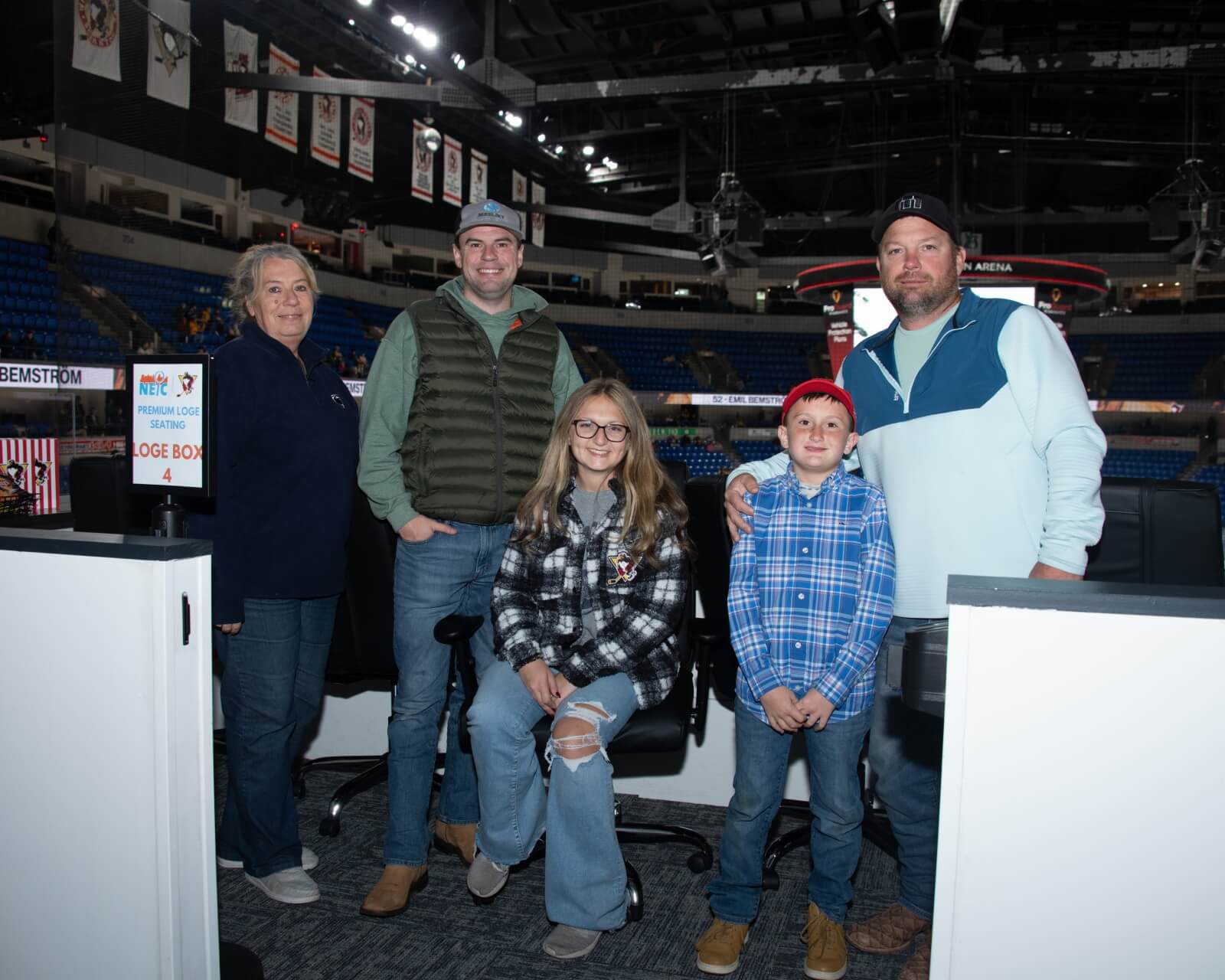 Loge Box August 2025